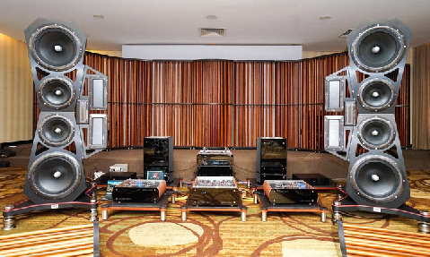 Dàn âm thanh 'hầm hố' gần 23 tỷ đồng tại AV Show 2025